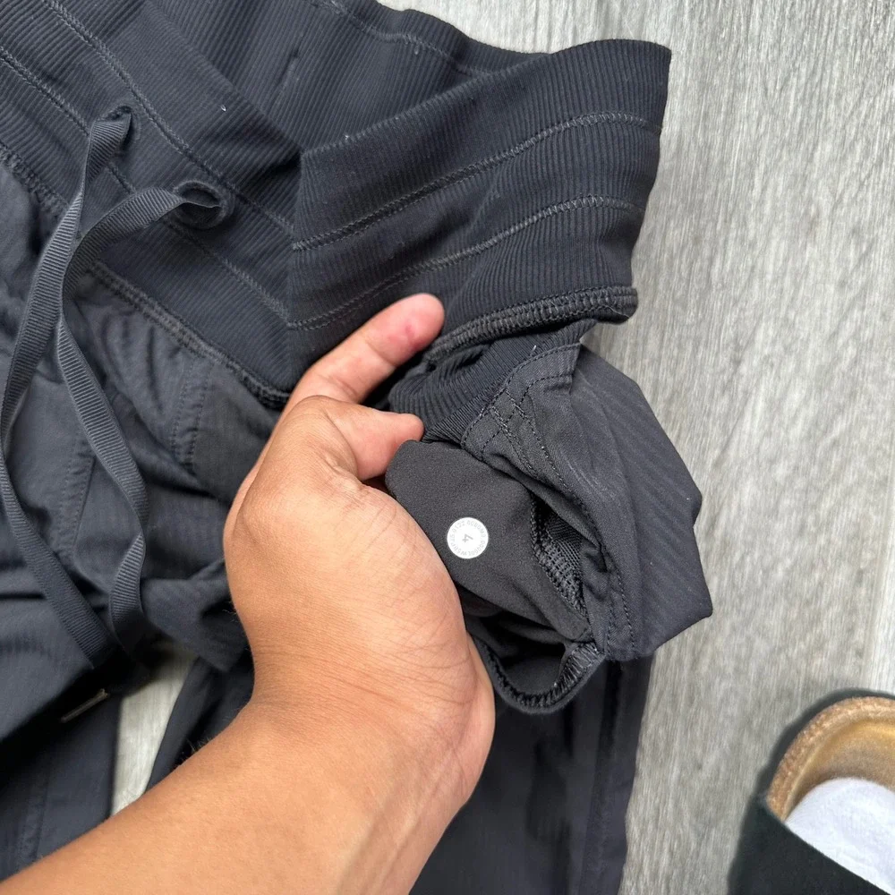 Lululemon Black Ribbed Joggers Track Pants Drawstring Size 4